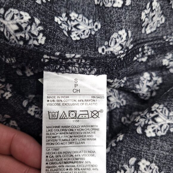 NWT Old Navy Womens Printed Smocked  Long Sleeve V Neck Blouse Size S - Picture 10 of 11